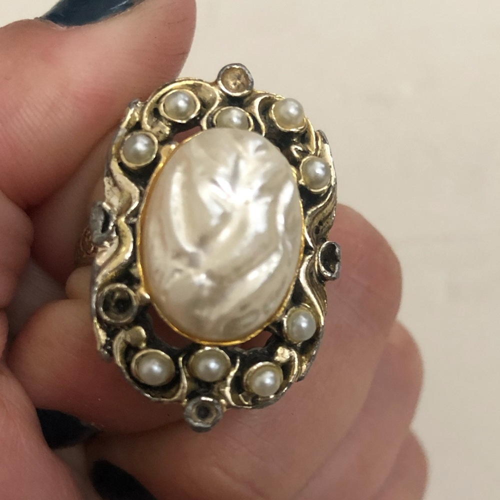 Costume jewelry ring